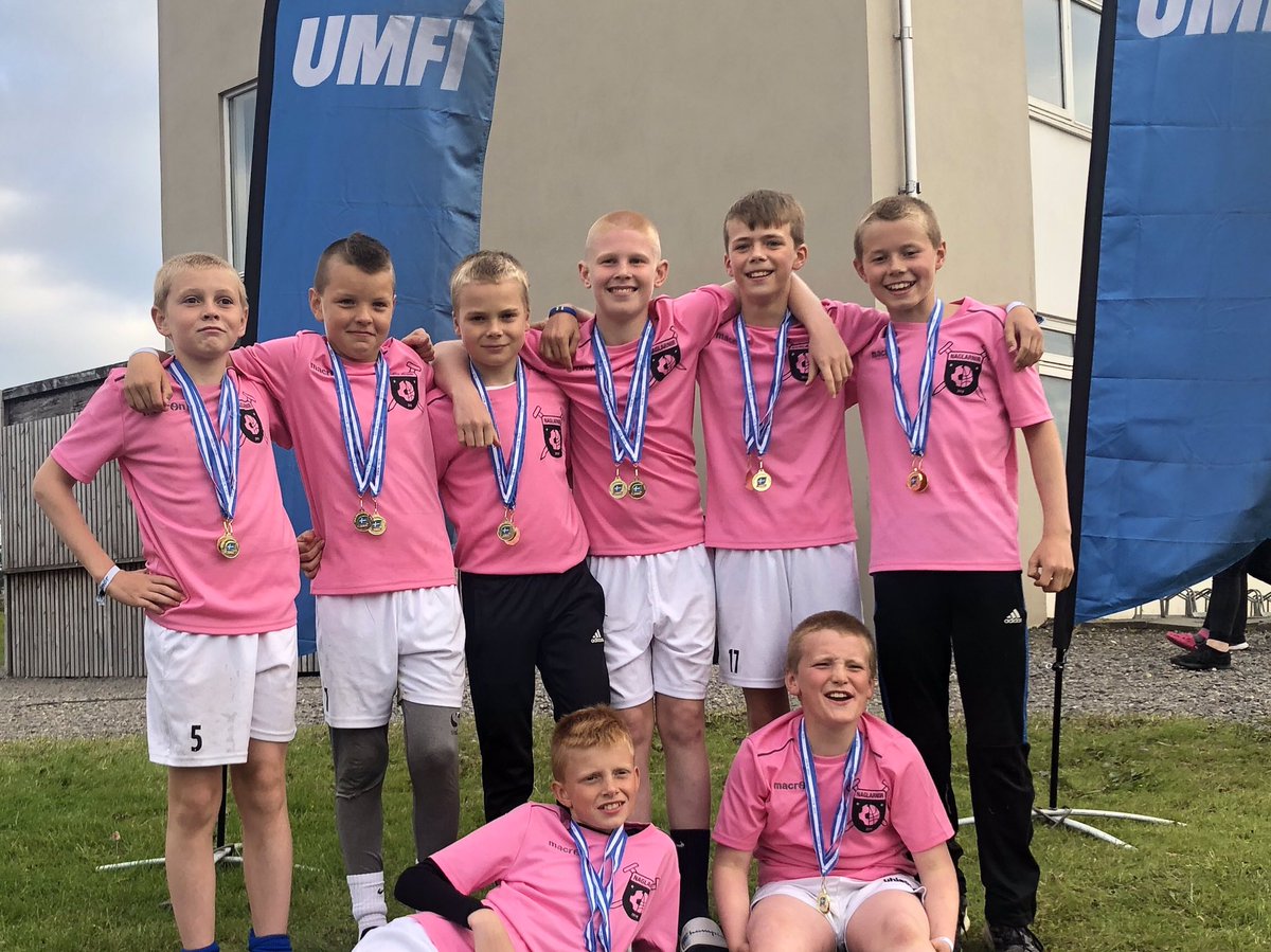 frostivalla's tweet photo. 🥇🥇 í 🏀 og ⚽️ á Unglingalandsmóti UMFÍ. #karfa #korfubolti #haukar #haukarkarfa https://t.co/MQPaLicpq7