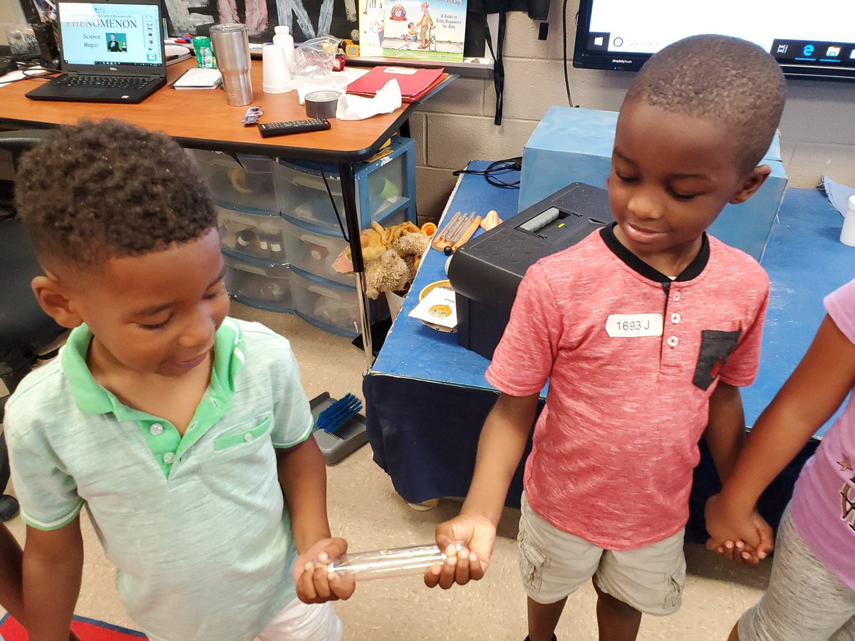 SciSean's tweet photo. The faces of our 1st and kinders always bring so much joy to our awesome school @MabletonES @MabletonSteam @STEMcobb https://t.co/TMz0A9OyWC