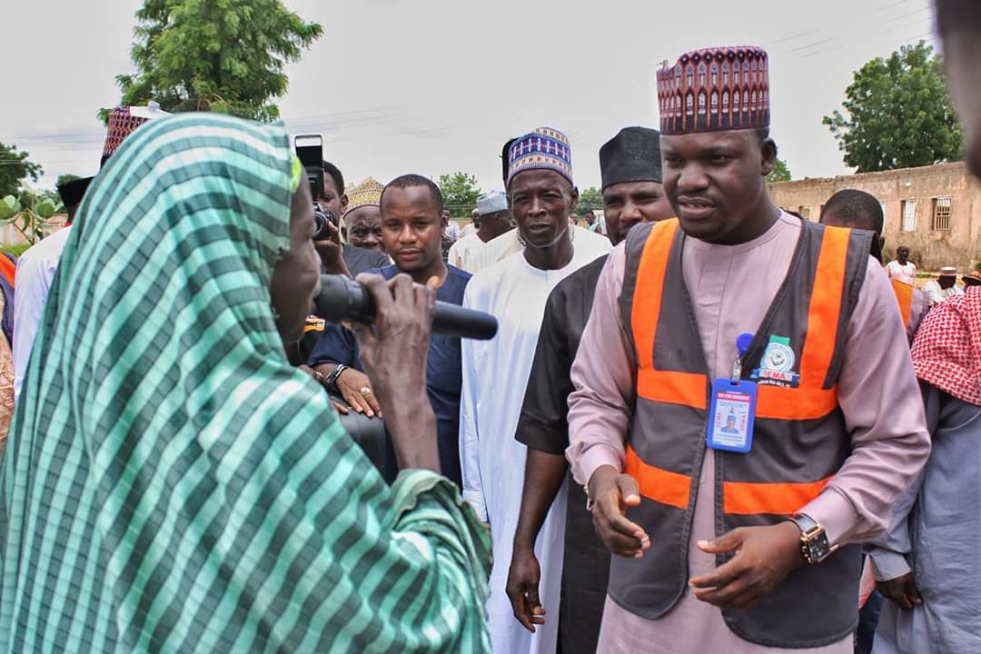 sema_yobe's tweet image. The Yobe State Emergency Management Agency, under the administration of His Excellency Hon. @Maimalabuni019, the executive governor of Yobe State has officially flagged off the distribution of food items to 5,000 returnees, women headed households and the elderly.