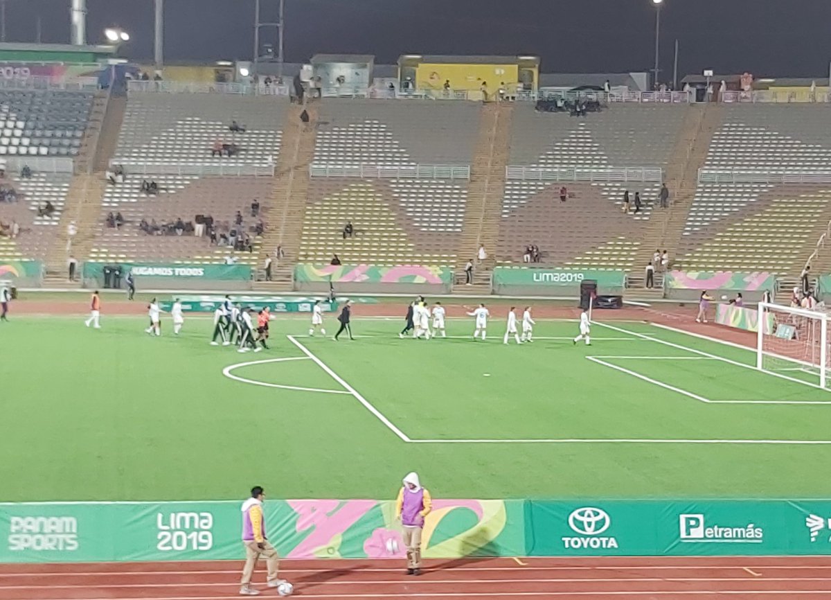 futfemgol's tweet photo. #FFPenLima2019 🎖️ Terminó el primer tiempo en Lima, #Argentina le gana a #Paraguay por 3 a 0 con goles de Larroquette, Cometti y Oviedo

🎙️ @AgusVidal__ @LautaroTsanchez https://t.co/qv98b2GNrM