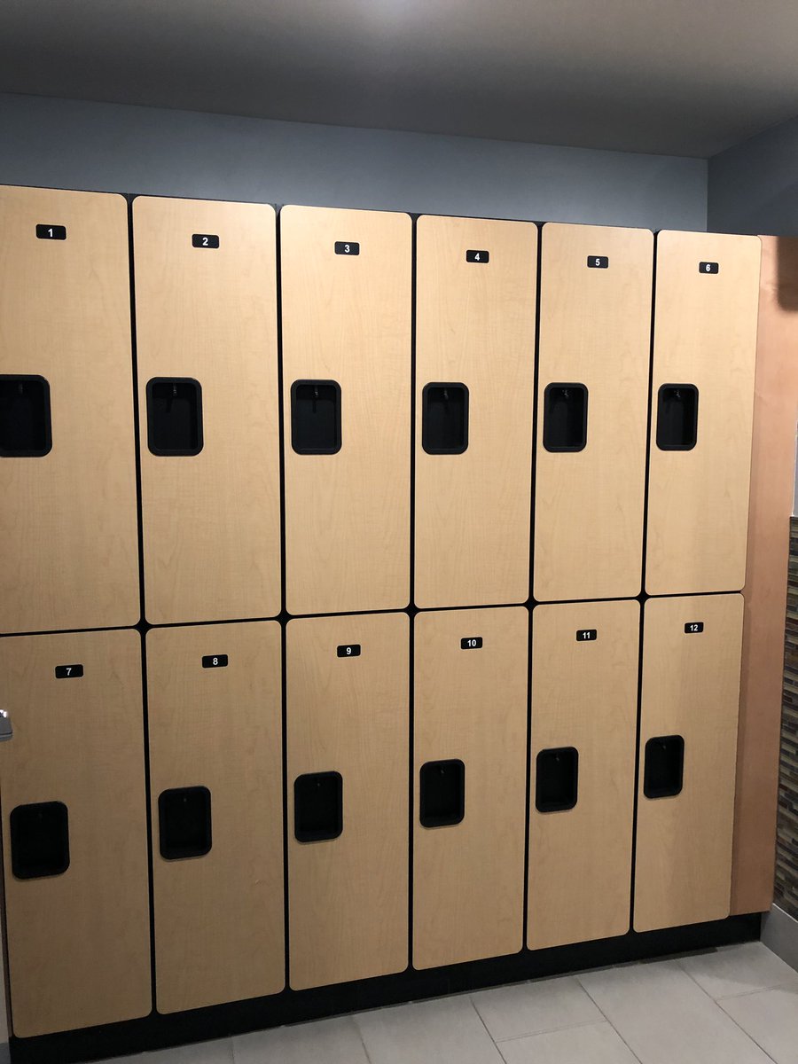 TheGarfieldCLE's tweet photo. #lockers are available in our community room restrooms.  Hit the gym, take a shower and off you go! @gatewaycle @DowntownCLE @PSQDistrict #livemillennia https://t.co/vWrV0Ux6dw