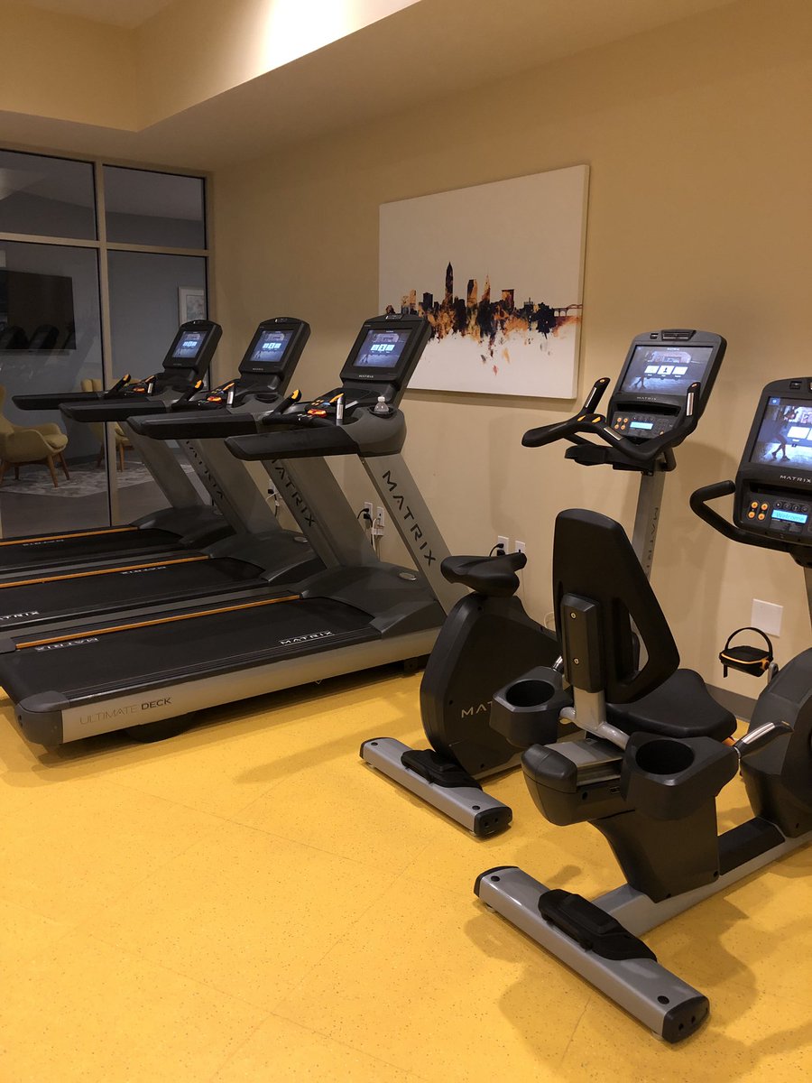 TheGarfieldCLE's tweet photo. #lockers are available in our community room restrooms.  Hit the gym, take a shower and off you go! @gatewaycle @DowntownCLE @PSQDistrict #livemillennia https://t.co/vWrV0Ux6dw