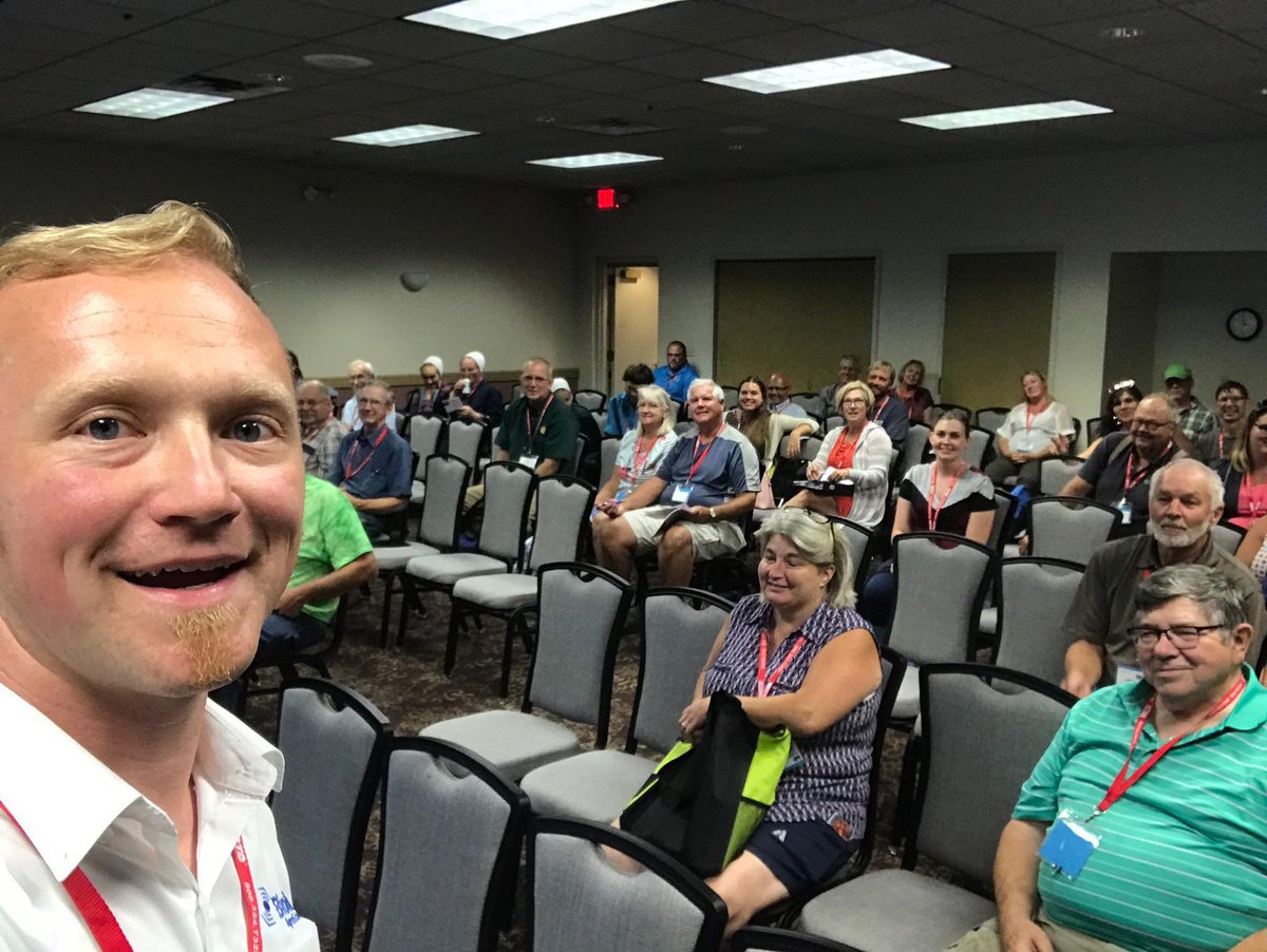 Bioline_AS_Int's tweet photo. 🤓Our #biocontrol expert getting ready for a growing meeting at our distributor BFG #expo! #shareknowledge #cultivatingbioalliances🤝🌱 #biolinebeneficials🐞🐝 #happyplants #cleanplants https://t.co/x8uPr4KuC6