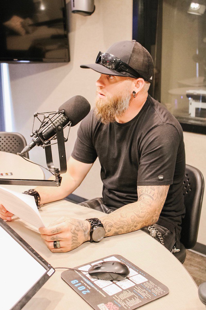 WithElaina's tweet photo. L👀k who's here! @brantleygilbert #KickSomeNash https://t.co/3ZR0ylXPu4