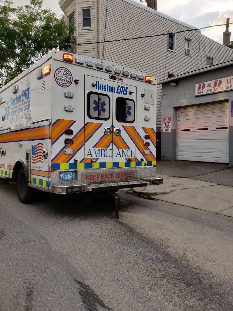 LiveBoston617's tweet photo. 🔘NOW🔘

“How bad are the potholes in East Boston? Bad enough that an ambulance hit one on Bremen St. and lost their fuel tank.”
-@doogs1227

#Boston #Live #Now https://t.co/Agg1Lp3mFJ