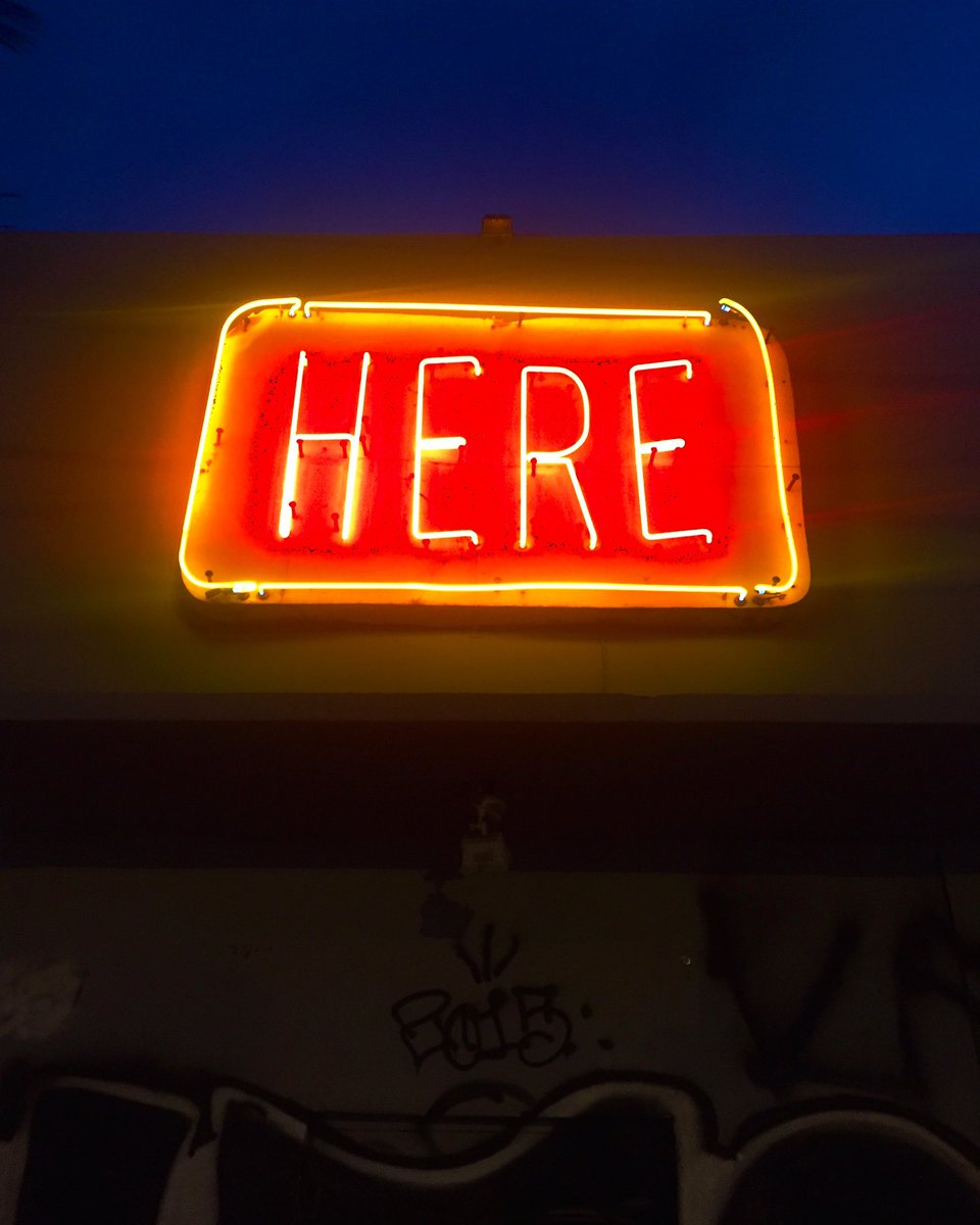 AshleySandberg's tweet photo. Be. HERE. Now. #NeonWisdom #ItsASign #LiveLifeUp https://t.co/9zgjhY7j1Q