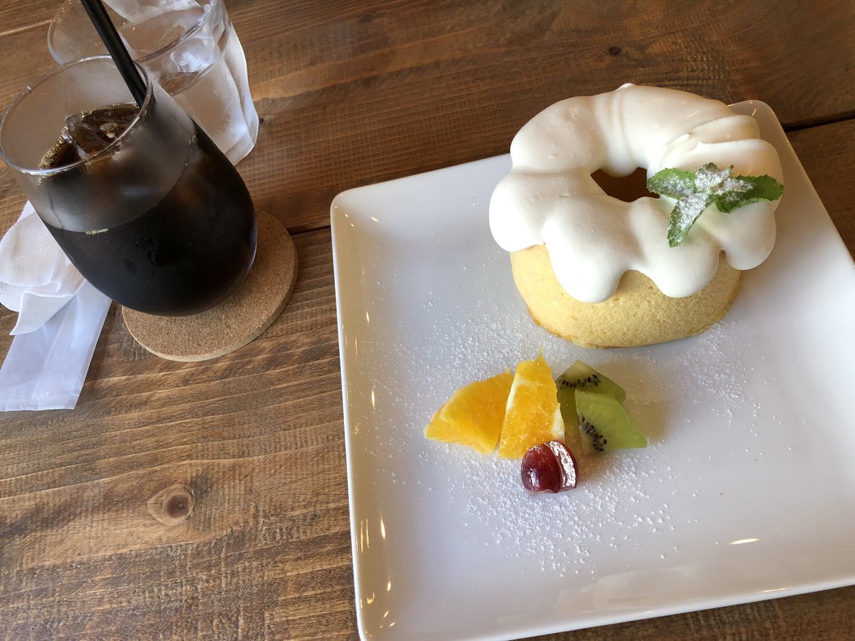 はぐれ忍者 中川区 シフォンカフェ フォヴォリ シフォンケーキ専門店があったとは 自分は丸ごとシフォンとアイスコーヒー 父親はグレープフルーツとアメリカン ふわっふわっ 優しい甘味が最高 父親のもチラッと貰ったら グレープフルーツの香り はぐれ忍者 中川区 シフォンカフェ フォヴォリ シフォンケーキ専門店があったとは 自分は丸ごとシフォンとアイスコーヒー 父親はグレープフルーツとアメリカン ふわっふわっ 優しい甘味が最高 父親のもチラッと貰ったら グレープフルーツの香り