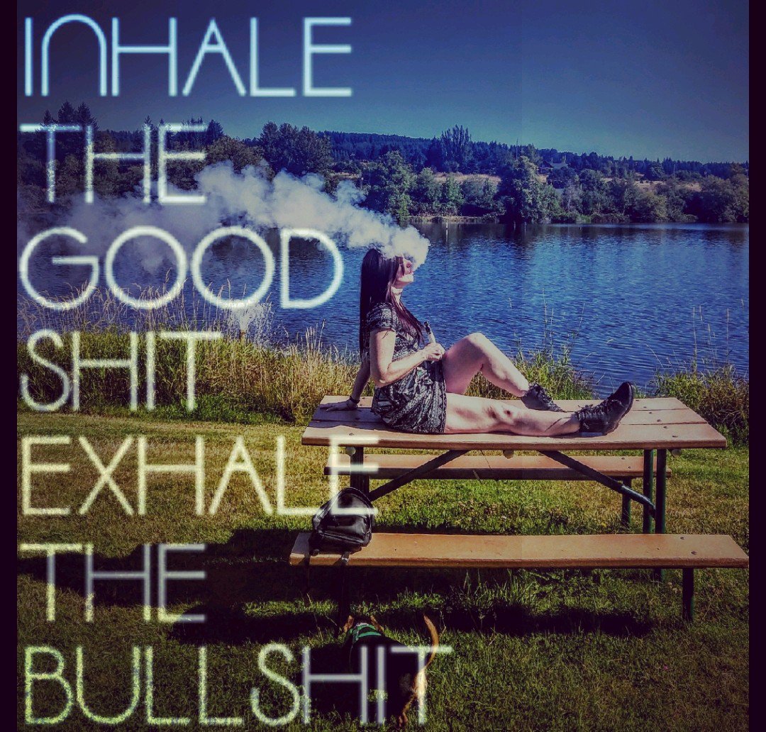 AmnCarl1's tweet photo. #Words2LiveBy
#fogkrew #keepinitcloudy //See the original post,please click:https://t.co/TLUJeyNtWN https://t.co/e64fzztLIc