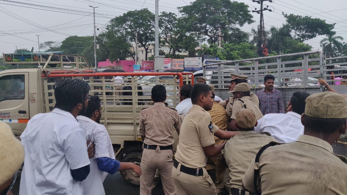 DrTagore1's tweet photo. We are fighting our best in Vijayawada #SayNoToNmc #juda https://t.co/84wRLwc420