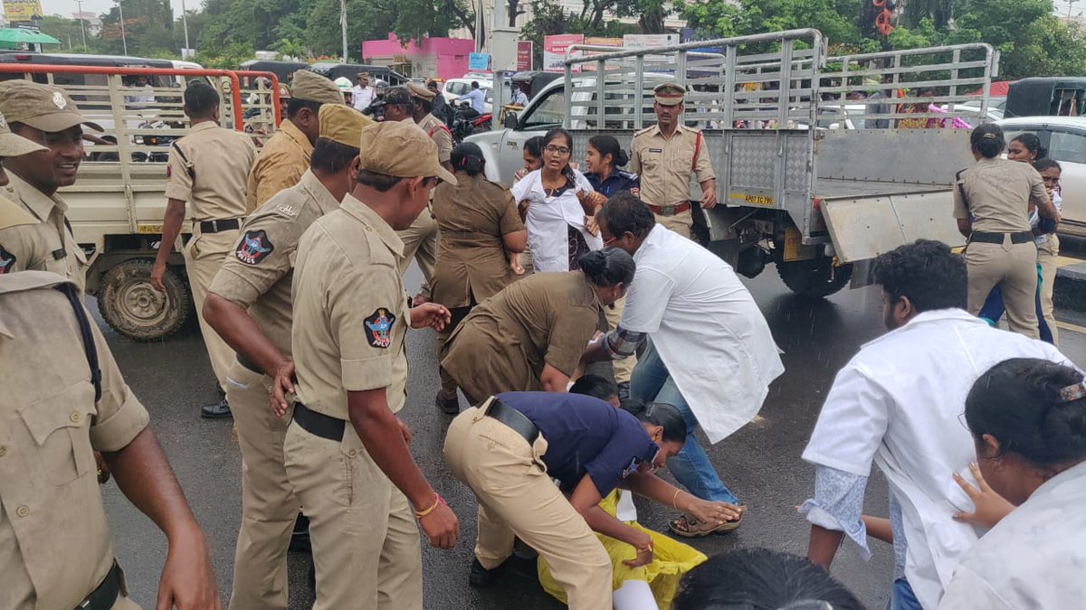 DrTagore1's tweet photo. We are fighting our best in Vijayawada #SayNoToNmc #juda https://t.co/84wRLwc420