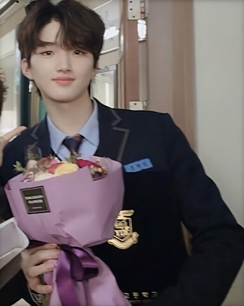superioryohan's tweet photo. moon hyunbin the type of boy to be everyones school crush https://t.co/o9RToUBloT