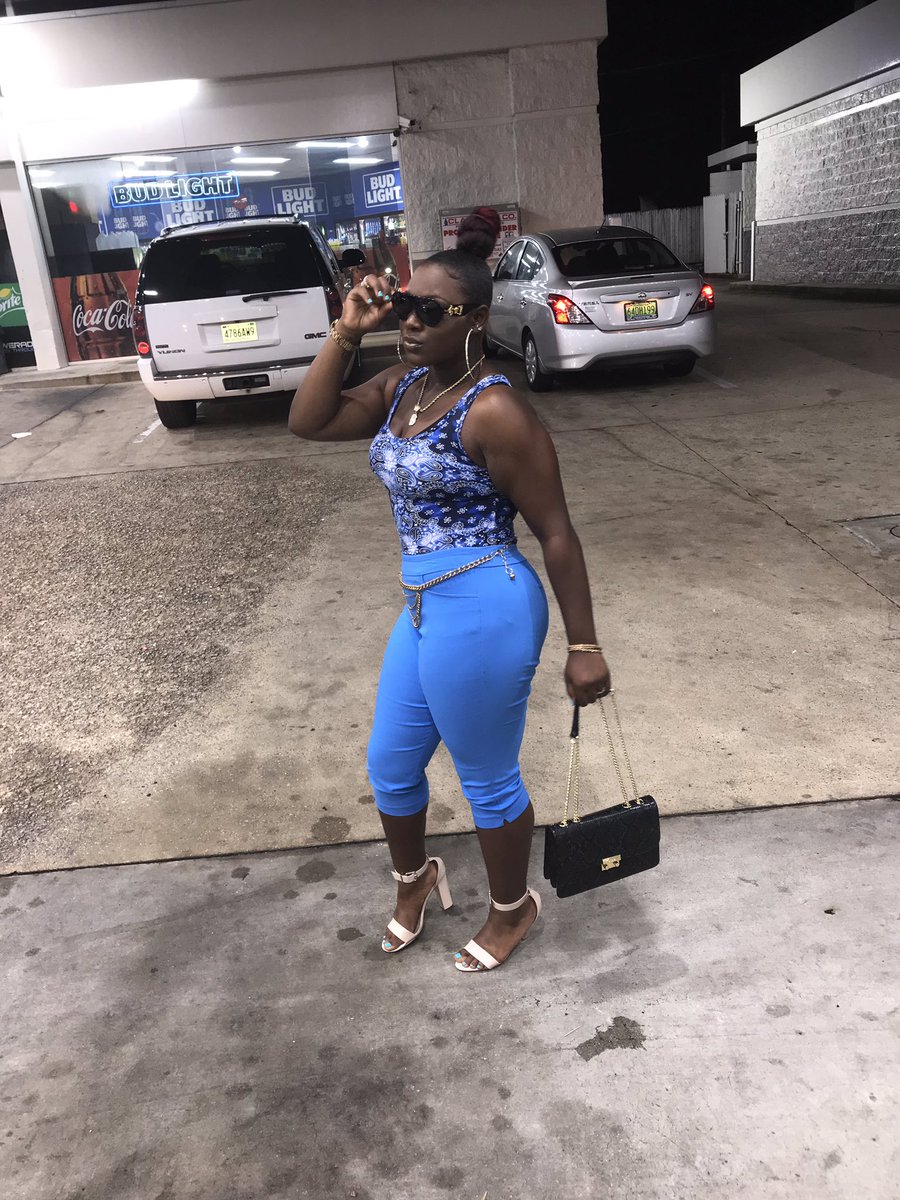 BlessingHarley1's tweet photo. I really don’t fw Twitter 🥴💙🤷🏾♀️ but it’s #Leoseasonbitch #3moredays #Blesso add me on Fb:Blessing Harley snap:Blessorella♌️♌️ https://t.co/ptYuhHHOT4