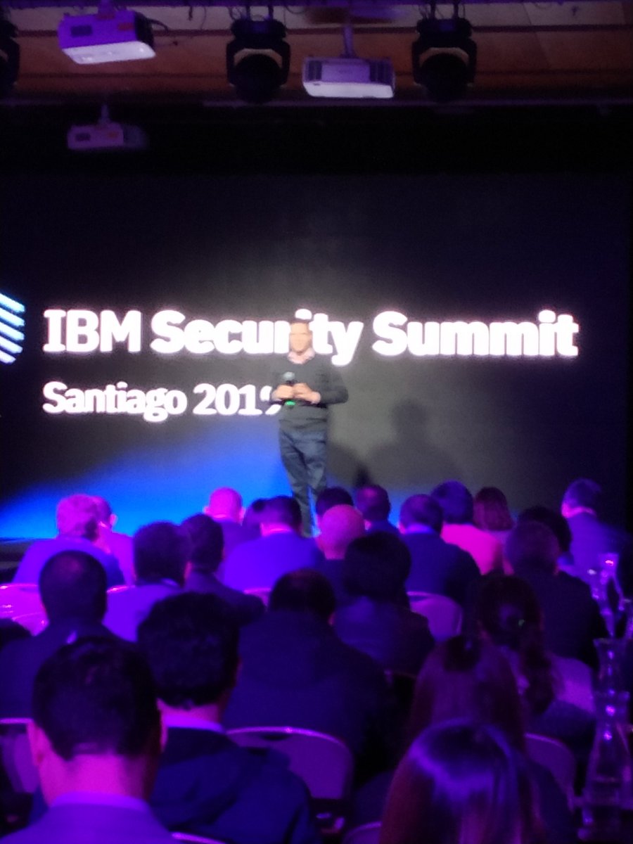 AngelBertolotti's tweet photo. En el evento #ibmsecuritycl . Escuchando al amigo Mauricio Torres https://t.co/GJLp0O1h7t