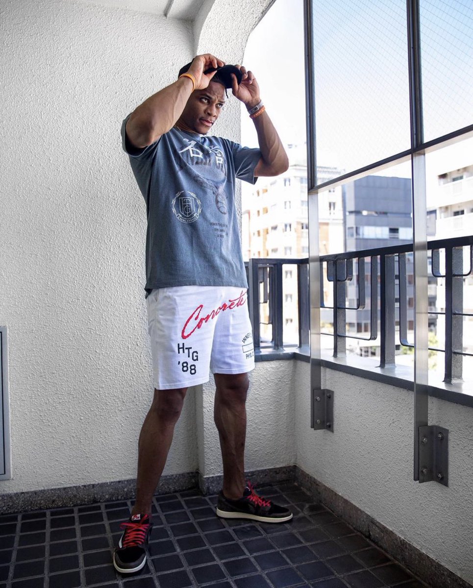 jordan 1 low on feet with shorts