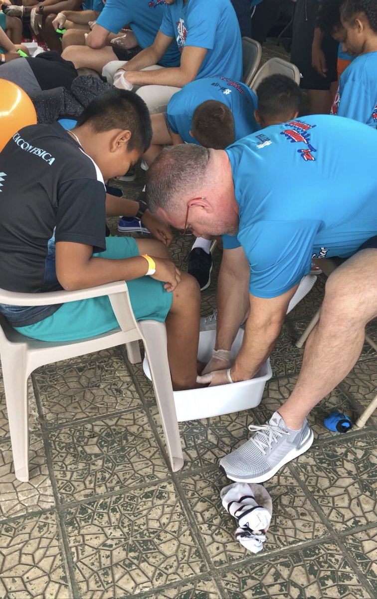 TeamCoachBuzz's tweet photo. As I grow 👴🏼, I want to be:

1️⃣. Compassionate, more than competent
2️⃣. Gentle, over being powerful
3️⃣. Listener, more than a great communicator
4️⃣. Loving vs Bright
5️⃣. Sacrificial, instead of successful

I want to be a foot 👣washer! https://t.co/vrzMcmfpNa