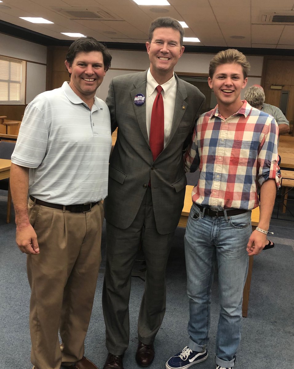 oh_look_some1's tweet photo. Loved hearing from @JohnHMerrill tonight! Remarkably sincere and honest candidate for US senate. As busy as he is, he let me sneak a selfie! 💪🔥⚖️ https://t.co/ECHvVN92pk