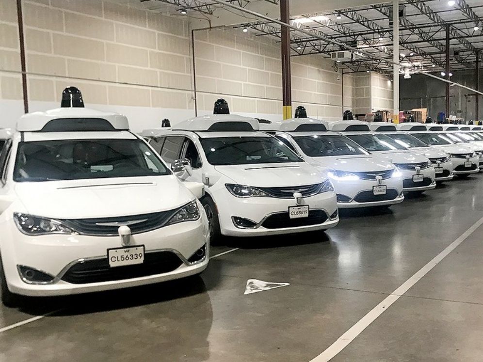 AutonomousAlgo's tweet image. Under the hood of Waymo's fleet project buff.ly/2yITLIC #autonomous #SelfDrivingCars #Operations