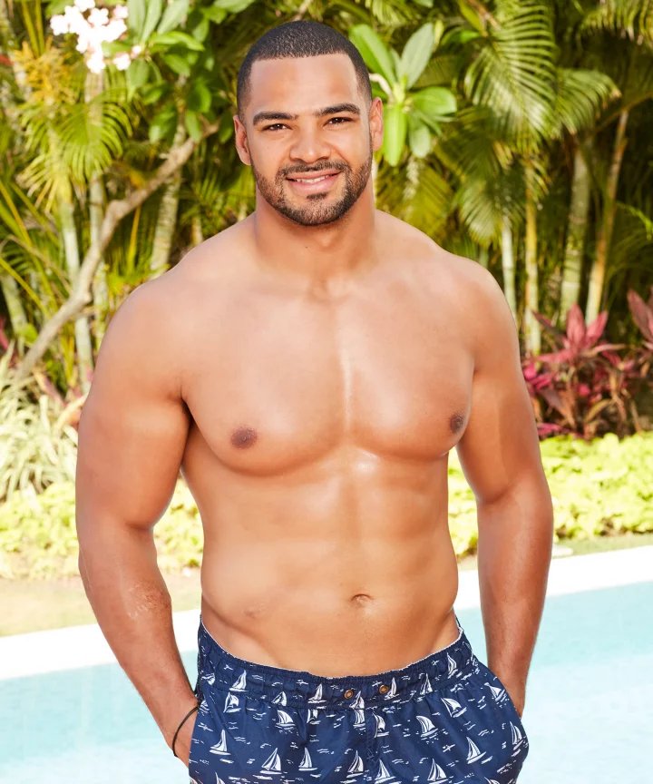 Jacksonstorm76's tweet photo. Is it just me or.....
#bacheloreinparadise https://t.co/v9UEZbbNsM