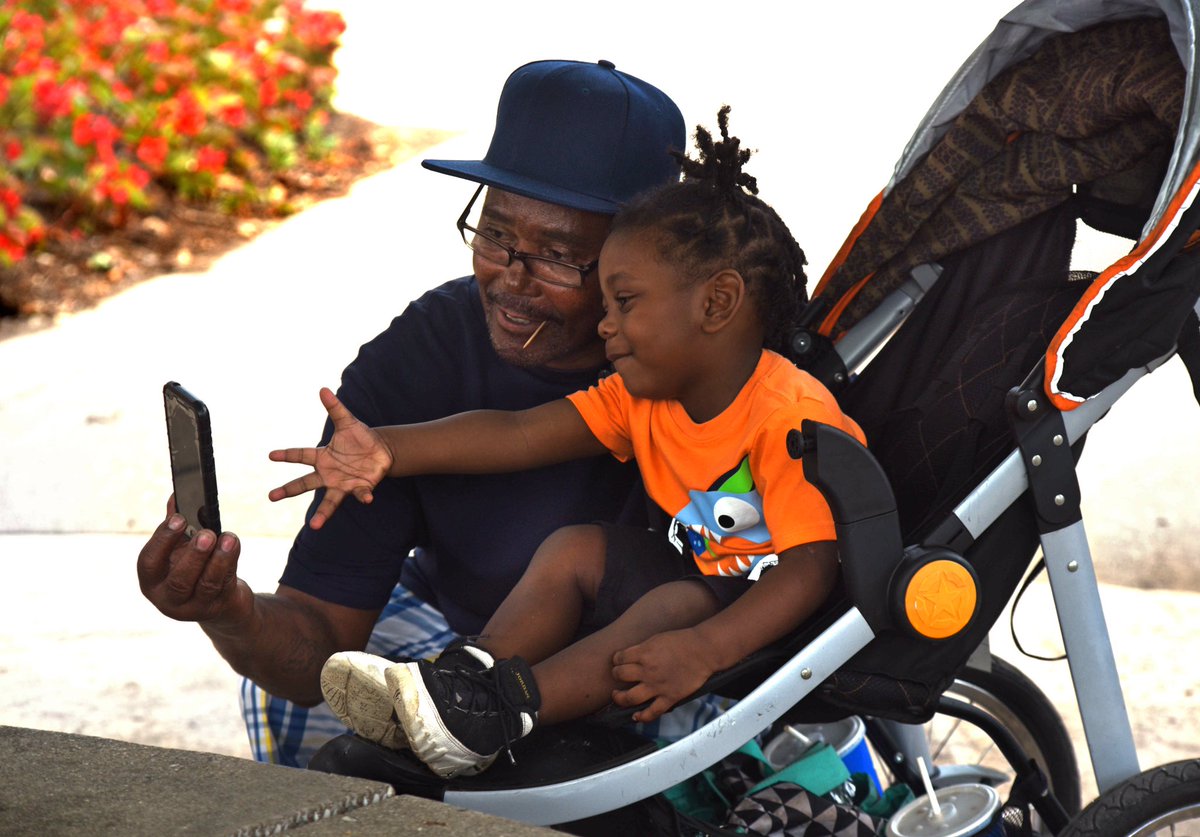 CharlieNyePhoto's tweet photo. My favorite picture from #indystatefair today . . . Making memories. #photography #familyfun https://t.co/3kEMJqpuEk