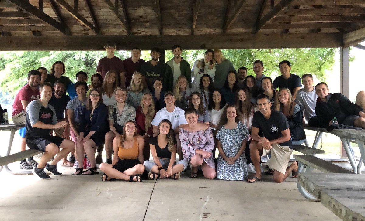 HudsonNewD's tweet photo. Catching up with alumni from the Carbaugh years—alumni from the classes of ‘15, ‘16, ‘17, and ‘18. Our alumni are doing great things! https://t.co/F6g2W6oOGq