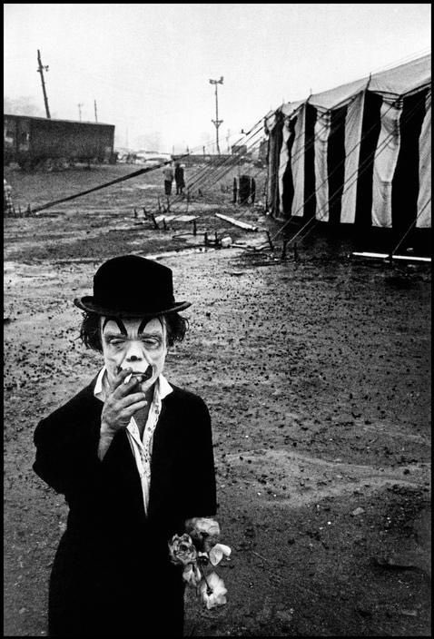 colorWhee1's tweet photo. By Diane Arbus #FringeSociety #NormalizeMarginalized https://t.co/imYfFvgXnw