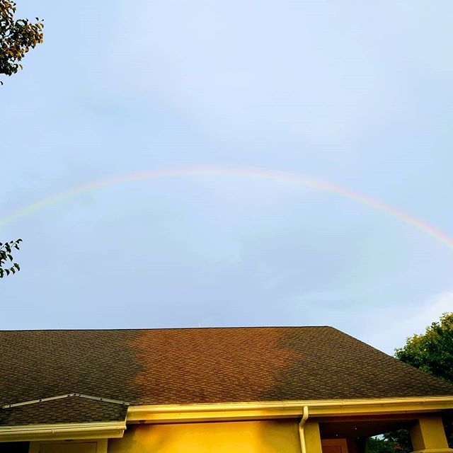 crcpl's tweet image. #Rainbow over #NorthsideBranchLibrary 🌈#CRCPL ift.tt/2ZDEZyO