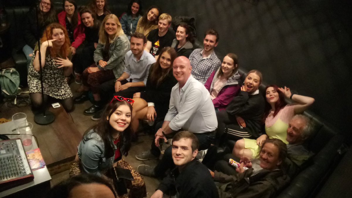 I loved this audience so much tonight that I sacrificed having my own face in the photo. Baeeeees!
@jessiestandsup <a href="/BeckyPcomedy/">Becky Povall</a> @llcoolfell
.
.
.
#comedy #standupcomedy