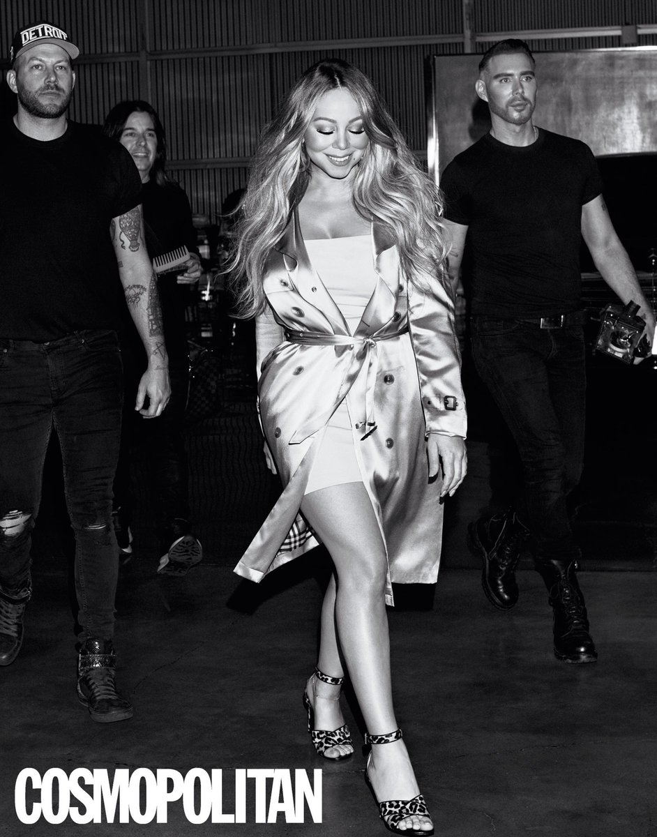 TheDaydreamLamb's tweet photo. The best legs in the business honey. Fun fact Queen MC has her legs insured! #LegsOfAGoddess #MariahCarey #LambForLife Lambily https://t.co/bUPSVZTLNN