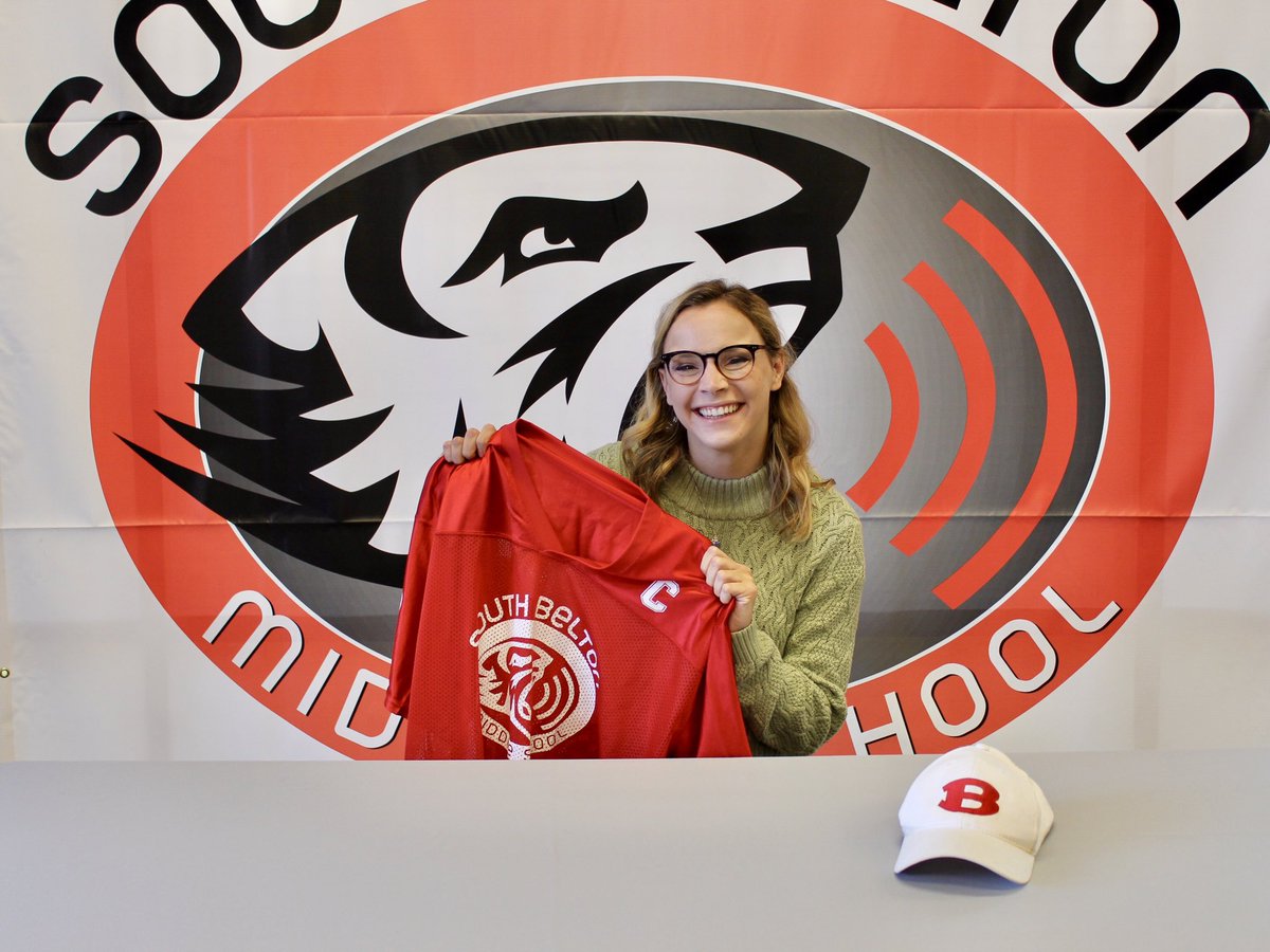 SouthBeltonMS's tweet photo. We celebrated the beginning of the 2019-2020 school year today by welcoming our new teachers with a special signing ceremony. We’re so glad they’ve chosen to be South Belton Tigers. Check out more pictures here: https://t.co/9HNNvbdITr   🐾 ❤️ #SBMStigers #BISDcreates https://t.co/VuINgLpcSF