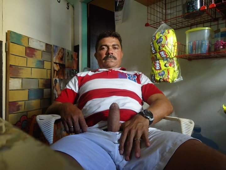senorescachon2's tweet photo. Señor cachondo bigoton y una rica verga https://t.co/OIQS3qJDqG