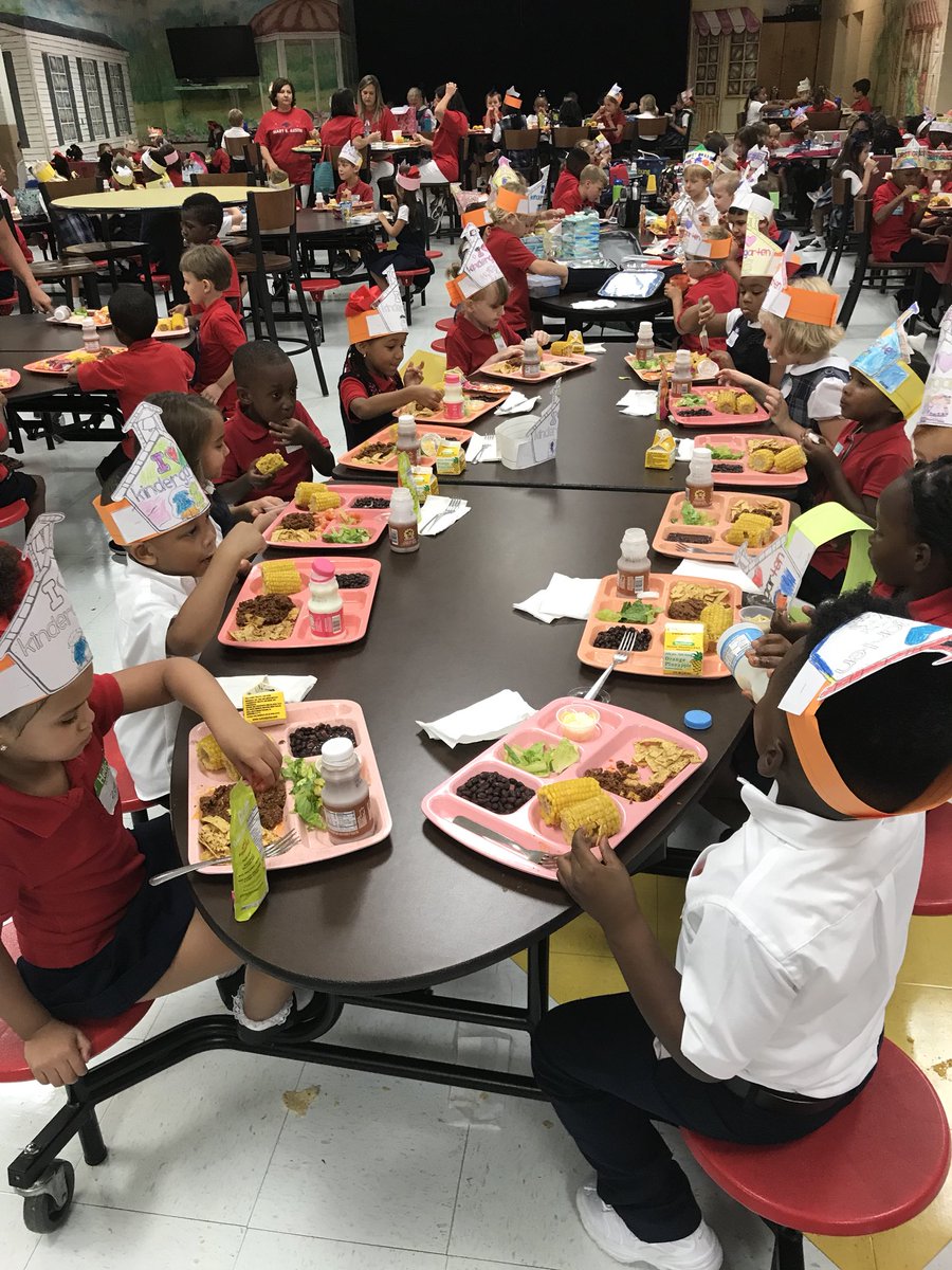 kindergartenkd's tweet photo. We had a fabulous first day in Kindergarten! @MaryBAustin #austininnovators https://t.co/AAPyKO3yvC