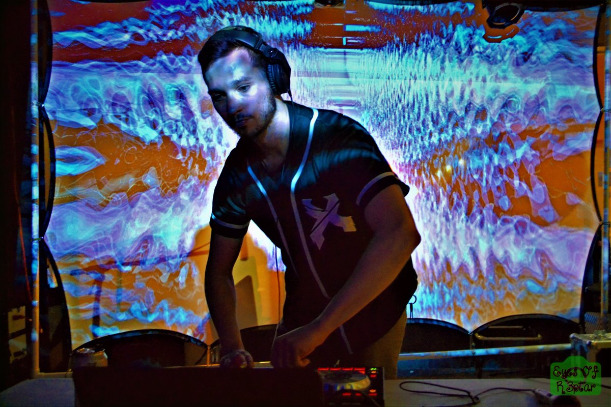 chase_copes's tweet photo. Throwback to my first gig at Hannahs in Dayton! https://t.co/7fV4b88Q8r