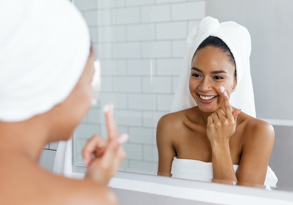 JamesCosmetics's tweet photo. Do you know the difference between dry skin &amp; dehydrated skin? If not, you probably have dehydrated skin &amp; don't even know it. But don't worry we have 5 ways to fix it

https://t.co/1WPdNsSSLU https://t.co/tCPmK7ZiTx