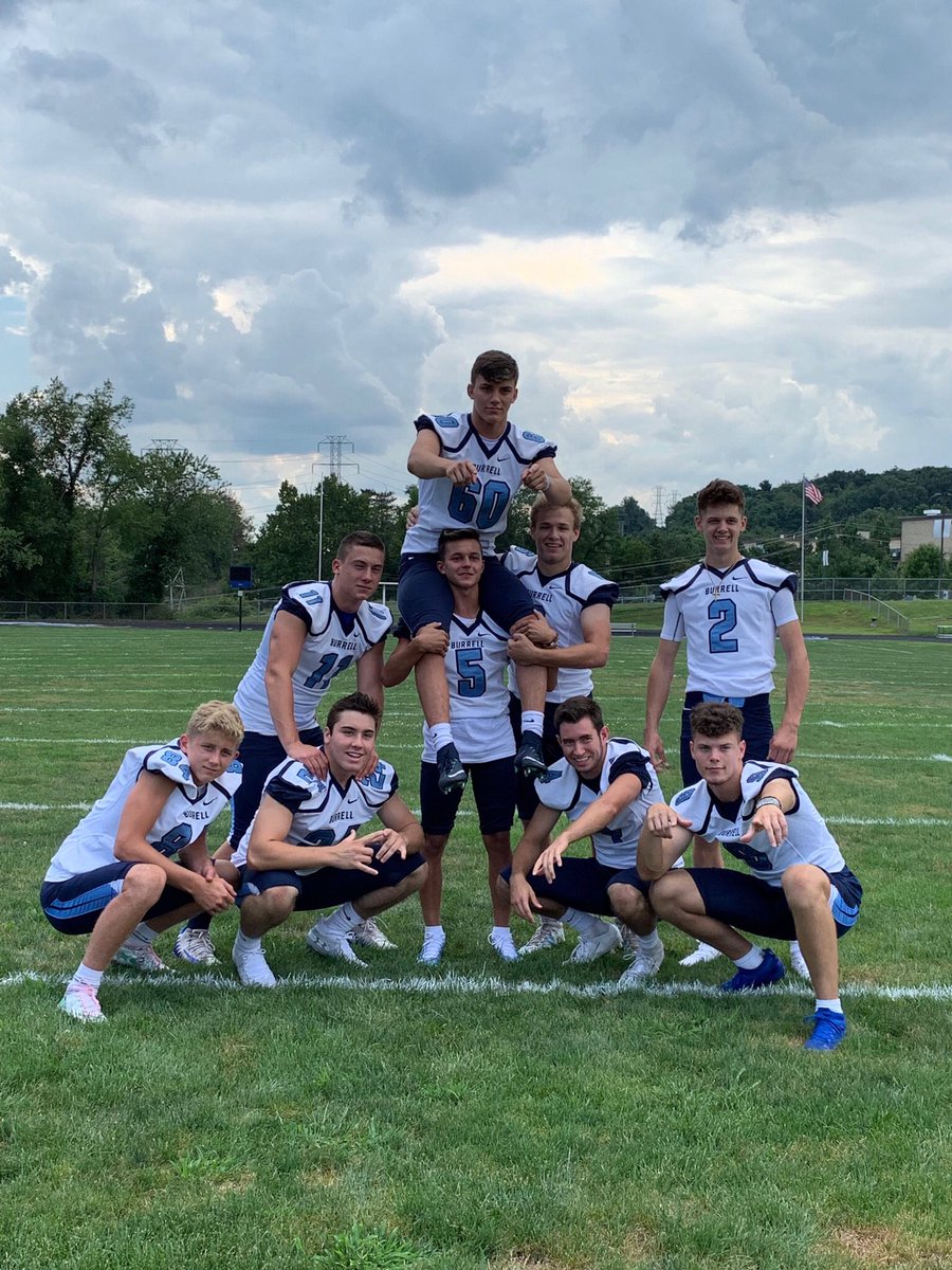 BhsShip's tweet photo. Senior SZN 🥶 #YouKnowDaVibes 🚨8/23 🚨🤧 🎒 https://t.co/Bw1u7ePVYI