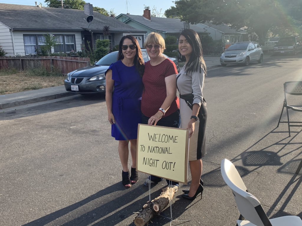 jmgsca's tweet photo. Great night on Wyoming! @LisaLisalew #Fsusd #Fsusdpremier #NationalNightOut https://t.co/EGWGnOfM5F