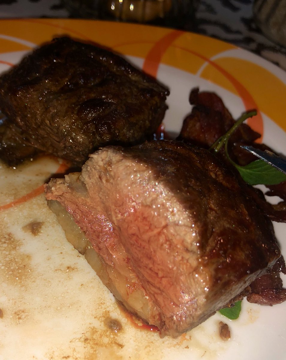 ulicab1912's tweet photo. Que tal el punto de este Ojo de Bife Chef? Se merece un Alabaré? @LaTrattoriaTony https://t.co/X5zTzYBLxT