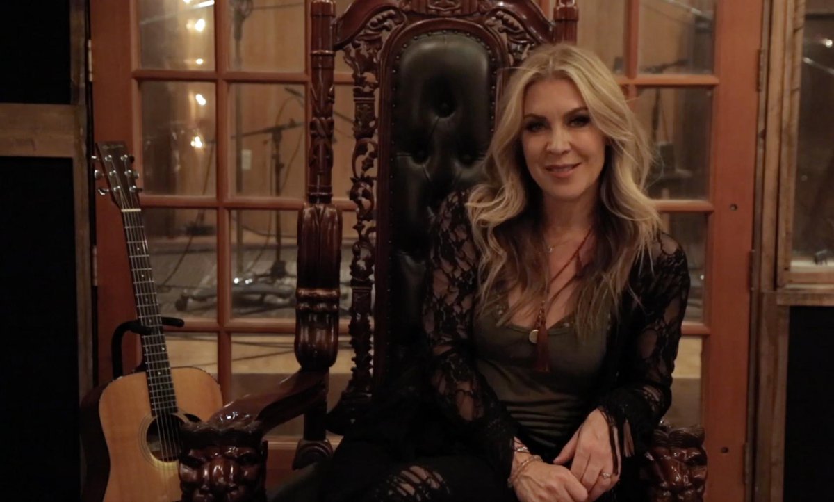 jeffreys_gina's tweet image. This album has been in my heart for so long. I’m excited to share it with you in just a few days. Beautiful Tangle is a celebration of life and all the challenges along the way. Just two more sleeps! 🧡
Pre-save #BeautifulTangle now linktr.ee/gina_jeffreys