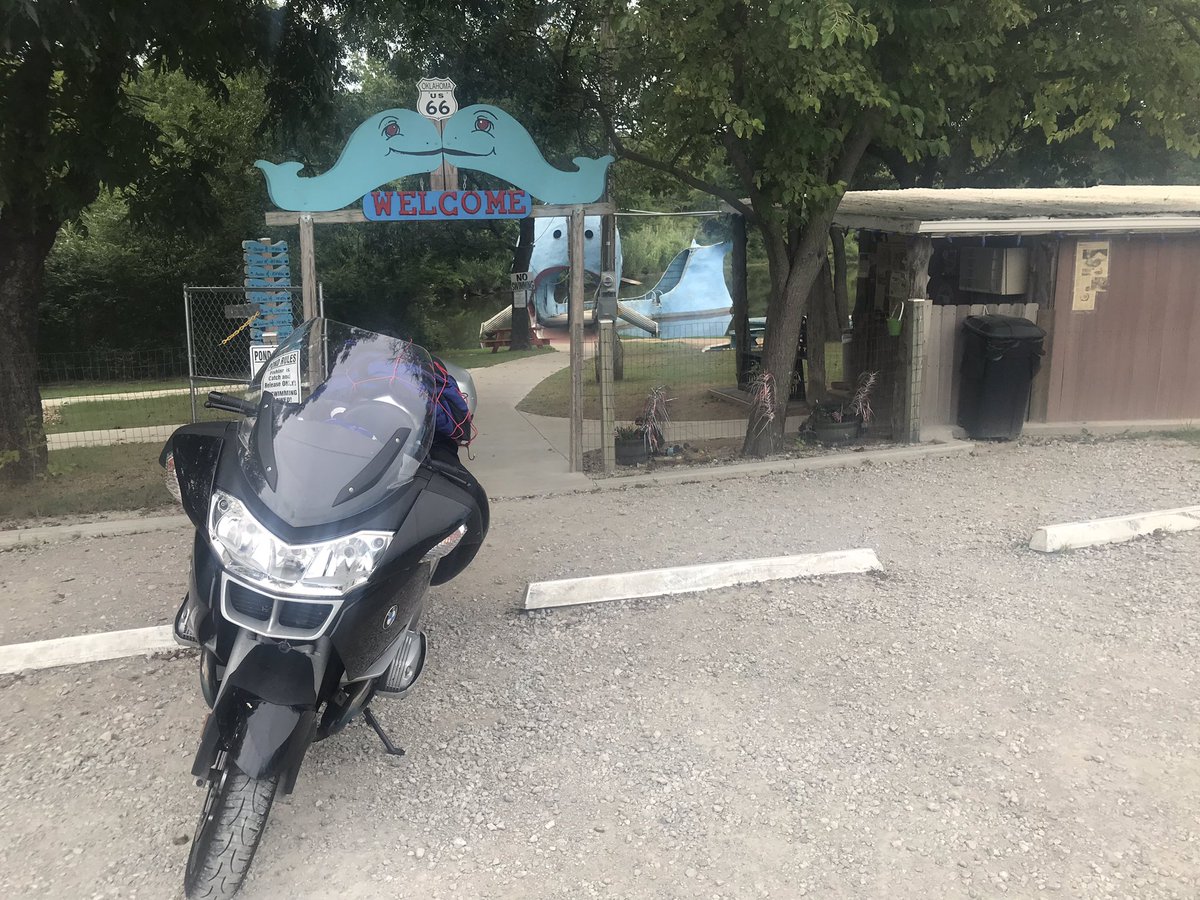enboxes's tweet photo. Hoy comenzamos desde #springfield #misouri #rodamos por dos estados más #kansas y finalizamos en #oklahoma, impresionantes los sitios visitados en especial Mother Road Antiques &amp; Uniques donde #marcamos la ciudad de #acoruña @bmwmotorradesp #bmwr1200rt #historicrout66 #rout66 https://t.co/rRssQshF5o