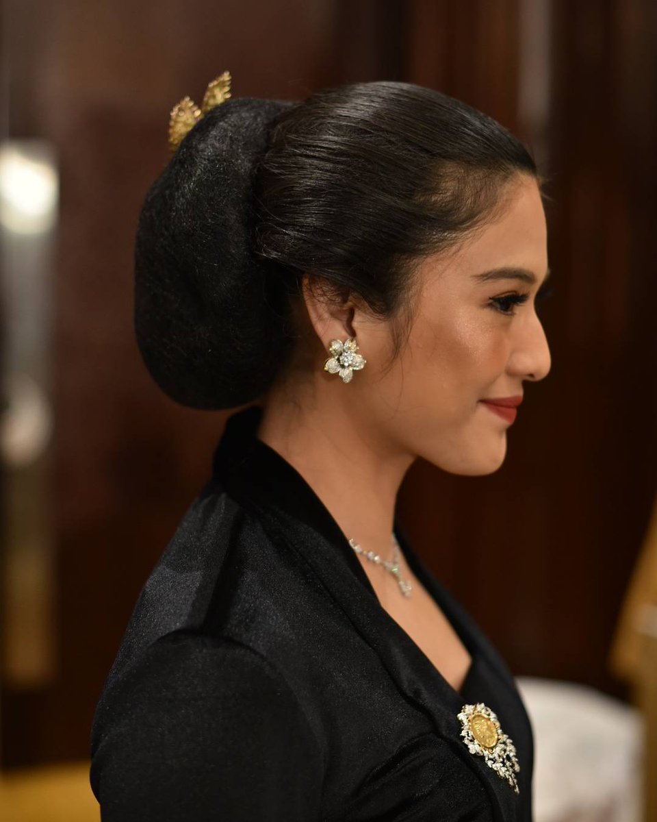  Model  Rambut  Yang Cocok Untuk  Kebaya  Tips Mencocokan