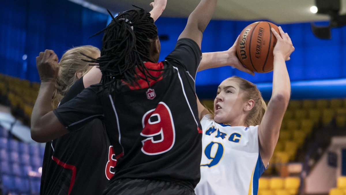 Keylyn Filewich (Winnipeg) had 24 pts,10 rebs,3 asts,1 stl,4 blks in 36 mins in <a href="/UBCWBBall/">UBC Women's Basketball</a>'s 104-74 exhibition loss to Alabama. #CanBall 
(PHOTO: UBC Athletics)