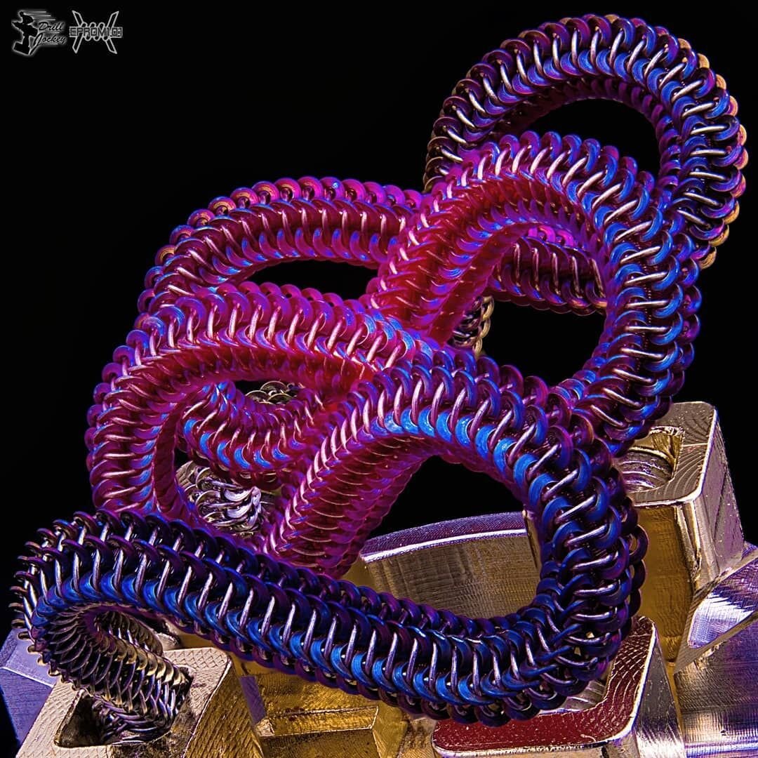 coilmasternet's tweet photo. How about this #buildart?💯👊🏻
📷: eprom101
https://t.co/LwJyH4Zo8o
#coilbuild #coilmaster #vape #vaping #ecigs #vapelife #vapeon https://t.co/Yg5HCYI1xp