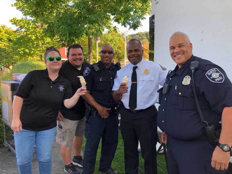 SeattleFire's tweet photo. @SeattlePD knew the way to our heart was through ice cream. #SeattleNightOut is a great evening to join together as public safety agencies and meet the community we serve. #smilesallaround https://t.co/NRq97FeE1Q