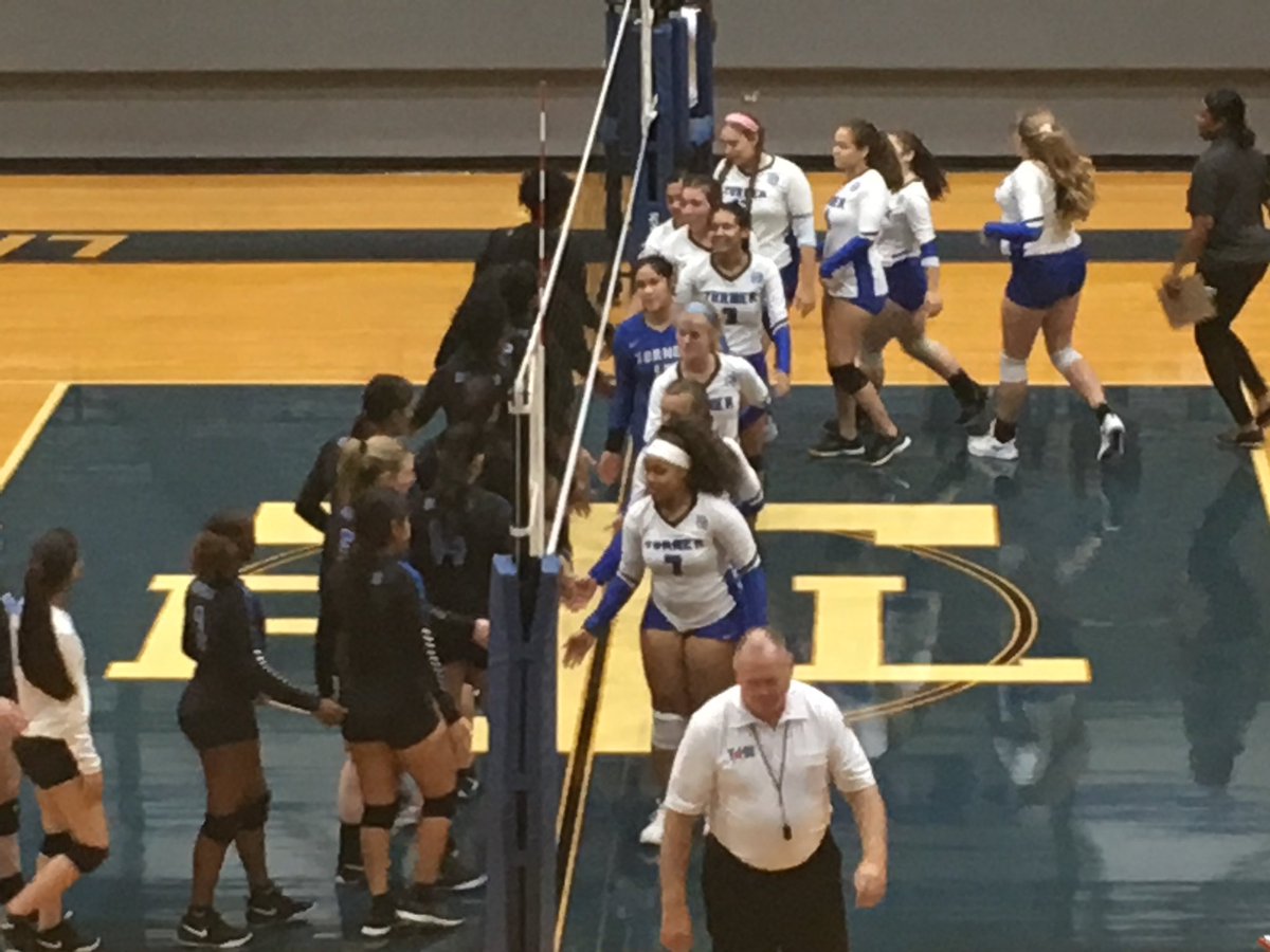 Mikemillercfb's tweet photo. Volleyball sweeps its first game of the year vs Grand Prairie - Freshman, JV and Varsity ⁦@CFBISD⁩ ⁦@CFBathletics⁩ ⁦@LadyLionVB⁩ ⁦@rltcfb⁩ https://t.co/ErotjtI3ci