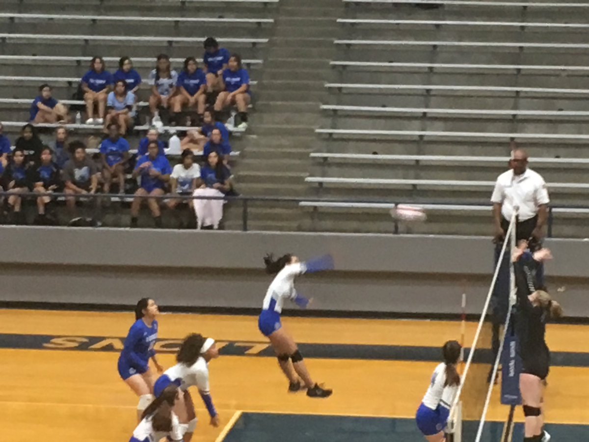 Mikemillercfb's tweet photo. Volleyball sweeps its first game of the year vs Grand Prairie - Freshman, JV and Varsity ⁦@CFBISD⁩ ⁦@CFBathletics⁩ ⁦@LadyLionVB⁩ ⁦@rltcfb⁩ https://t.co/ErotjtI3ci