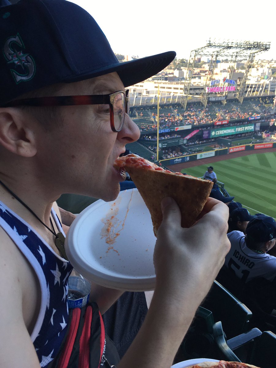 VeeChattie's tweet photo. Doing a baseball w @DylonCorp @TMobilePark
#didyouknow
-this ball park explicitly threatens to kick out people being racist/transphobic/bigoted etc.
-people still put their hand over their heart for the national anthem
#baseballdate #startreknight https://t.co/vXxTUHFsWk