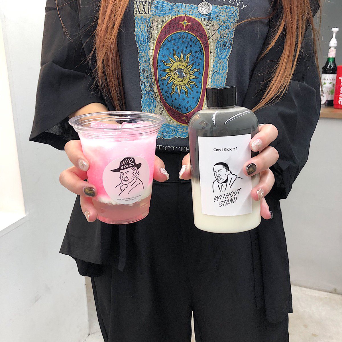 with_out_stand's tweet photo. 2019.08.07 Wed
.
こんにちは😃
こちらは８月限定ドリンクです🍑🍏☕️
.
フルーツゼリースカッシュはピーチとヨーグルトの下ゼリーの相性が最高🥤
ブラックミルクは、ブラックラテにミルクゼリーの程よい甘みが楽しめます🙆‍♂️
.
.
本日も
11:00-19:00でお待ちしております🙇‍♂️
#withoutstand
#神戸カフェ https://t.co/JPDx8somam