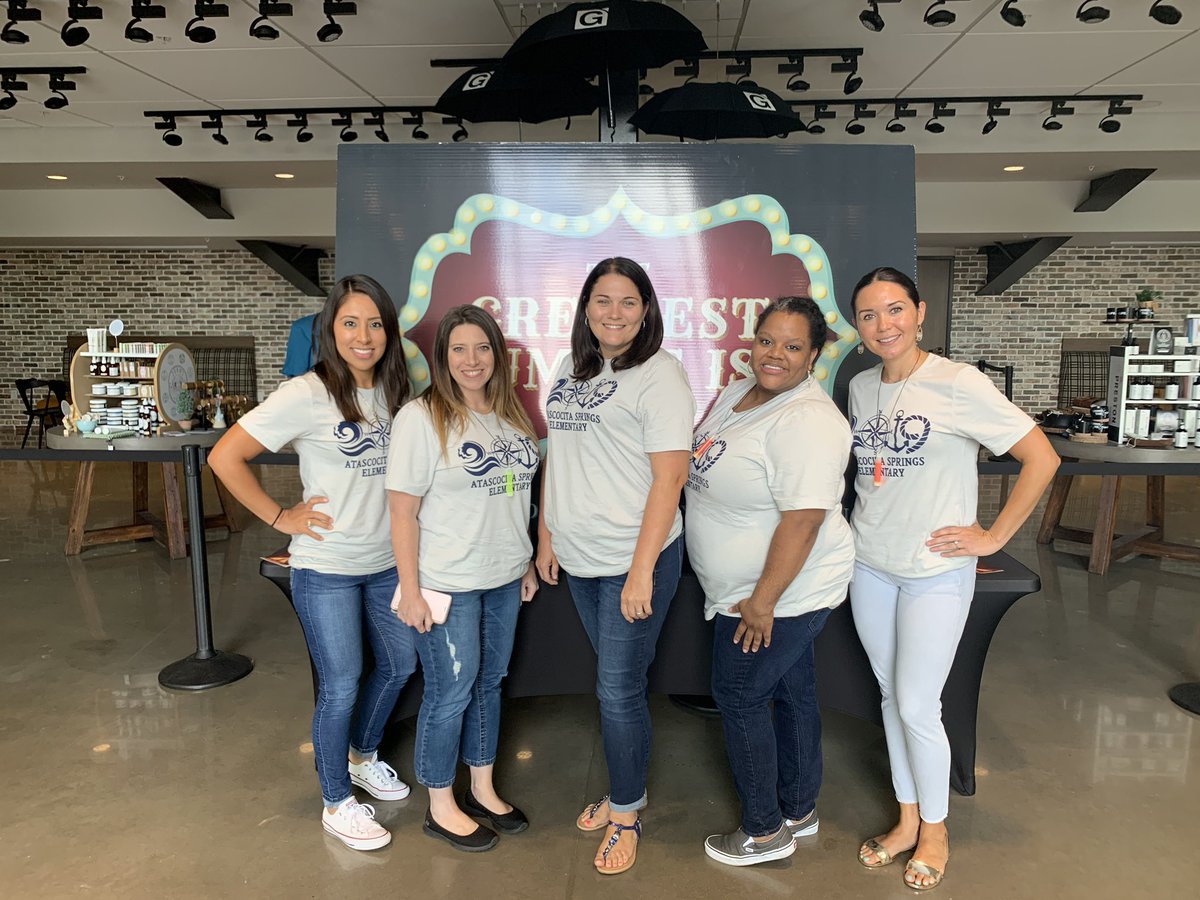 MrsJordan_ASE's tweet photo. Great time at @HumbleISD convocation today. Excited about starting my fourteenth year with my amazing Kindergarten team @HumbleISD_ASE. I also got to see my friend Lori Twomey. #HumbleISDConvocation #BeTheLight https://t.co/ijzdzUBb07