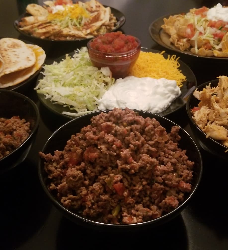 bitesbybebe's tweet photo. In the words of @kingjames ...it's TACOOOOO TUEEESDAY 😜🌮
#TacoTuesday #Tacos #PersonalChef #PrivateChef #PersonalChef #MealPrep #InHomeMealService #BitesbyBebe https://t.co/t82C4aDPmS