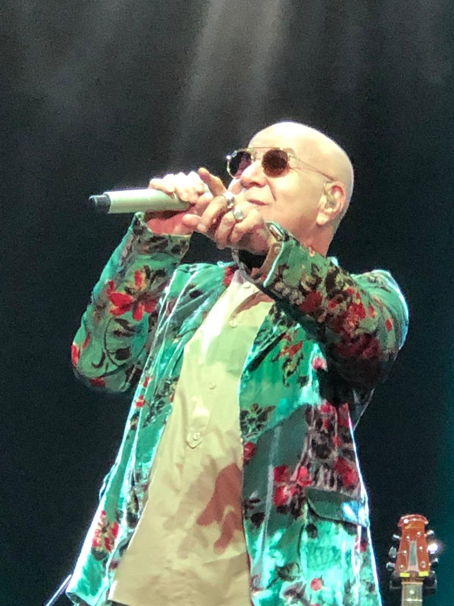 bu gece 2.30 saatsahnede cook sarkilar soyledik