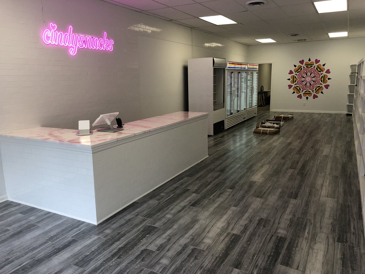 CindySnacks's tweet photo. Our Grand Opening Date will be announced tomorrow! Who’s ready for some SNACKS?!?! 💞🌱💞🌱
#vegan #huntington #vegans #plantbased #huntingtonbay #longisland #cindysnacks https://t.co/npAhHYpMda